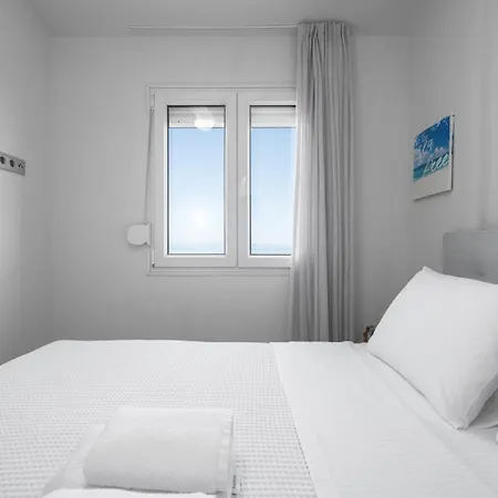 Holiday home Beachfront Escape By Luxlikehome Hanioti