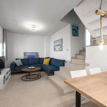 Holiday home Beachfront Escape By Luxlikehome Hanioti