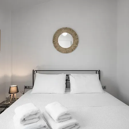 Beachfront Escape By Luxlikehome Holiday home