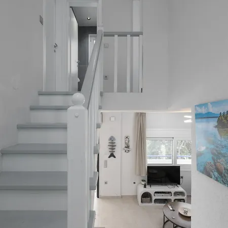 Beachfront Escape By Luxlikehome Holiday home
