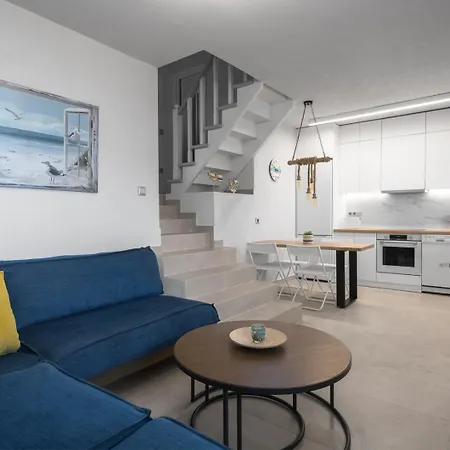 Beachfront Escape By Luxlikehome Holiday home *