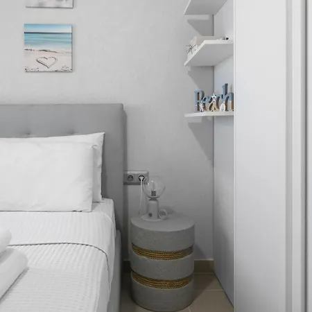 Beachfront Escape By Luxlikehome Holiday home Hanioti